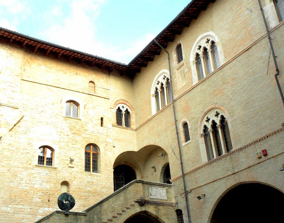 Residenza Mazzini Foligno Dış mekan fotoğraf
