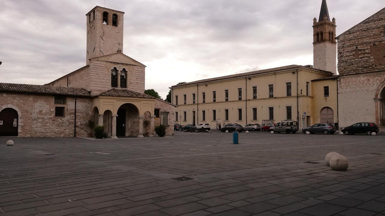 Residenza Mazzini Foligno Dış mekan fotoğraf